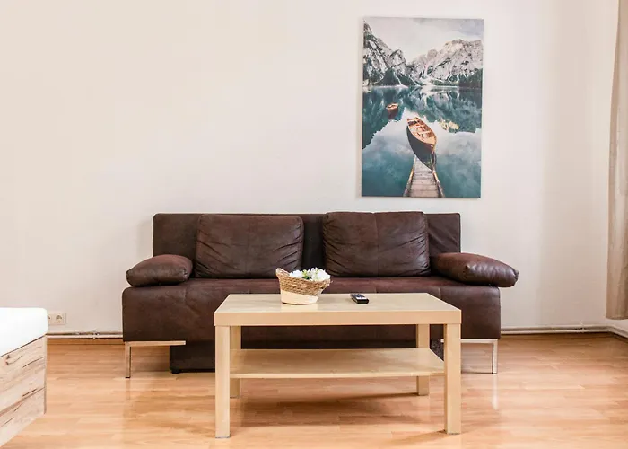 Sweet 2Br Shared Apt Standard Rooms, Central Location